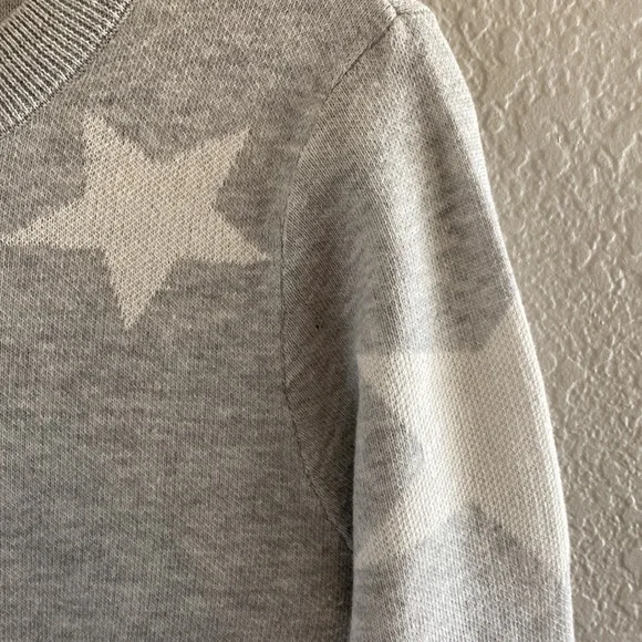 Ladies pull over “light “ sweater size S (but fits more like a M) gray/white - Picture 4 of 14
